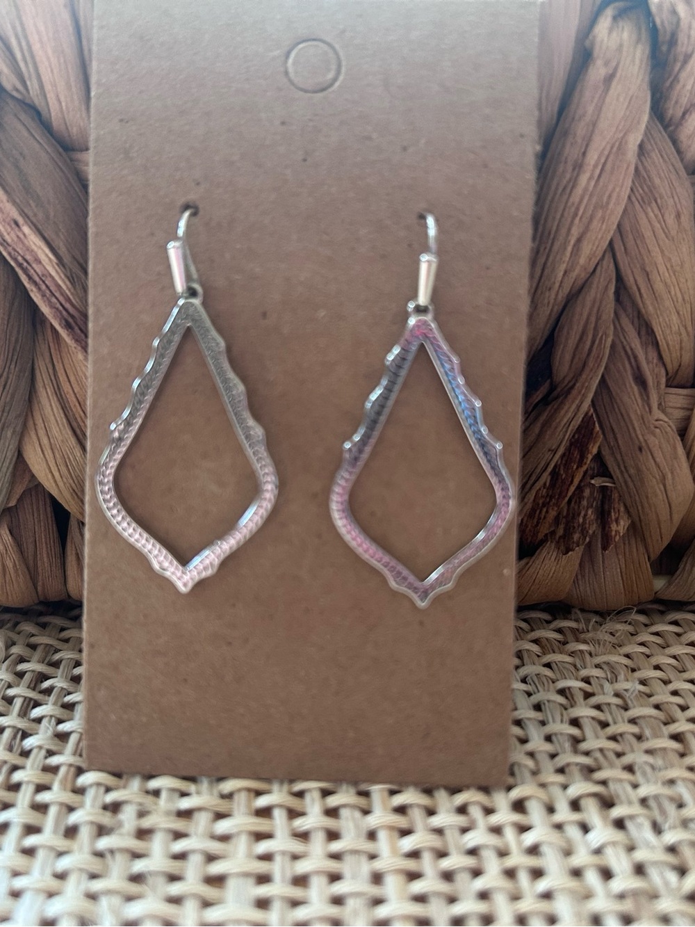 Kendra Scott Medium Silver Tone Wire Dangle Earrings.